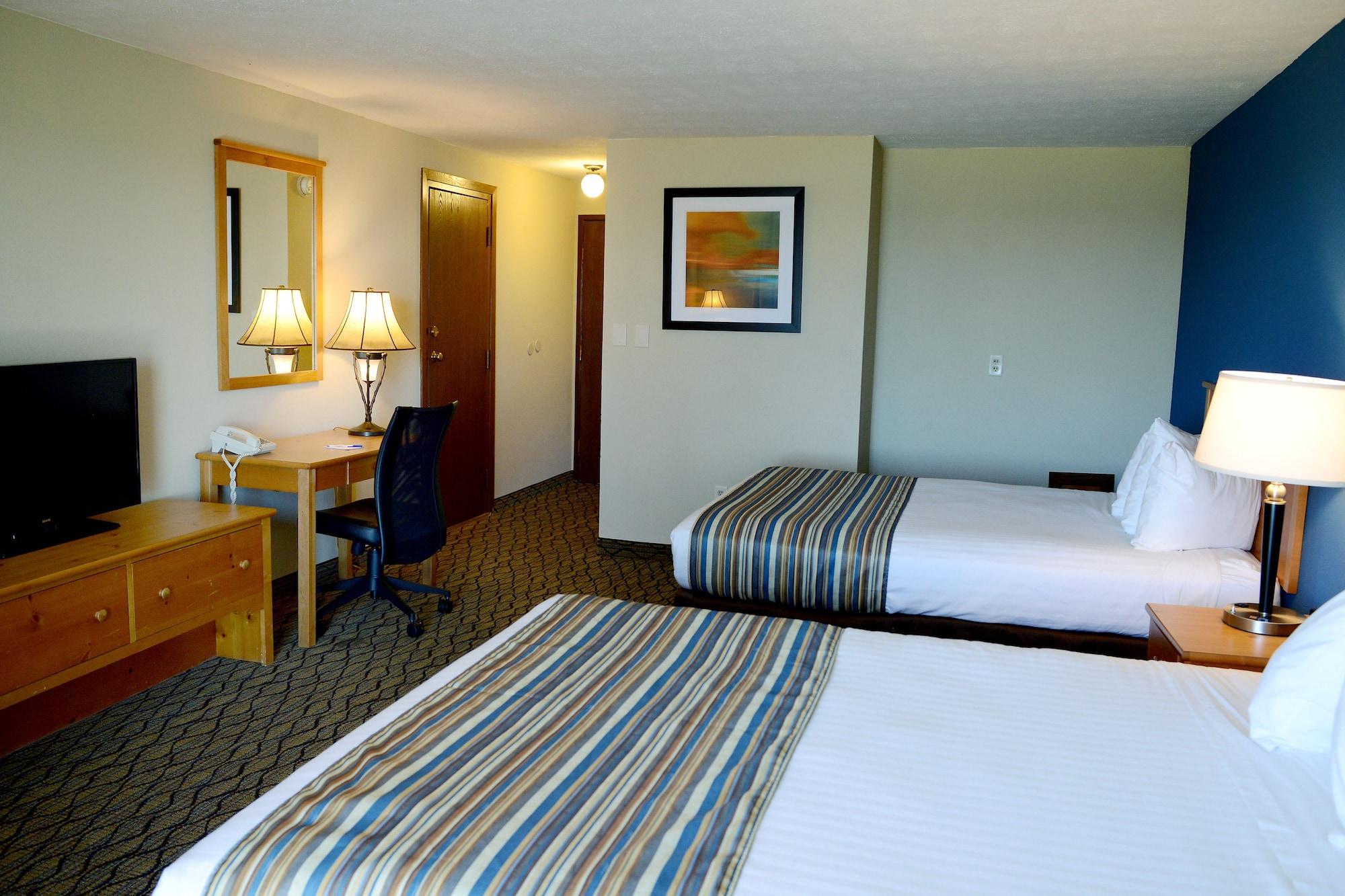 Baymont By Wyndham St. Ignace Lakefront Eksteriør bilde