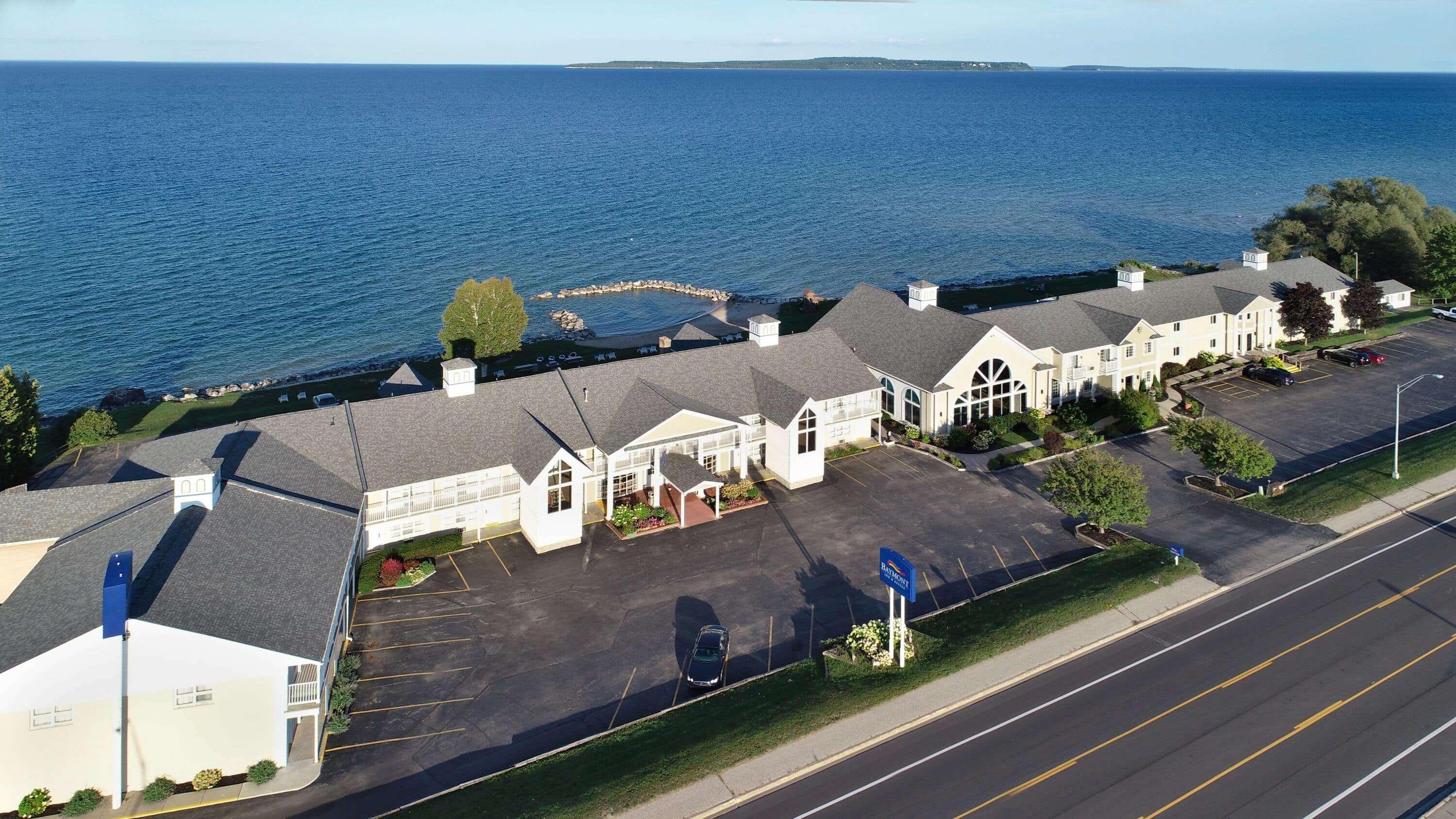 Baymont By Wyndham St. Ignace Lakefront Eksteriør bilde