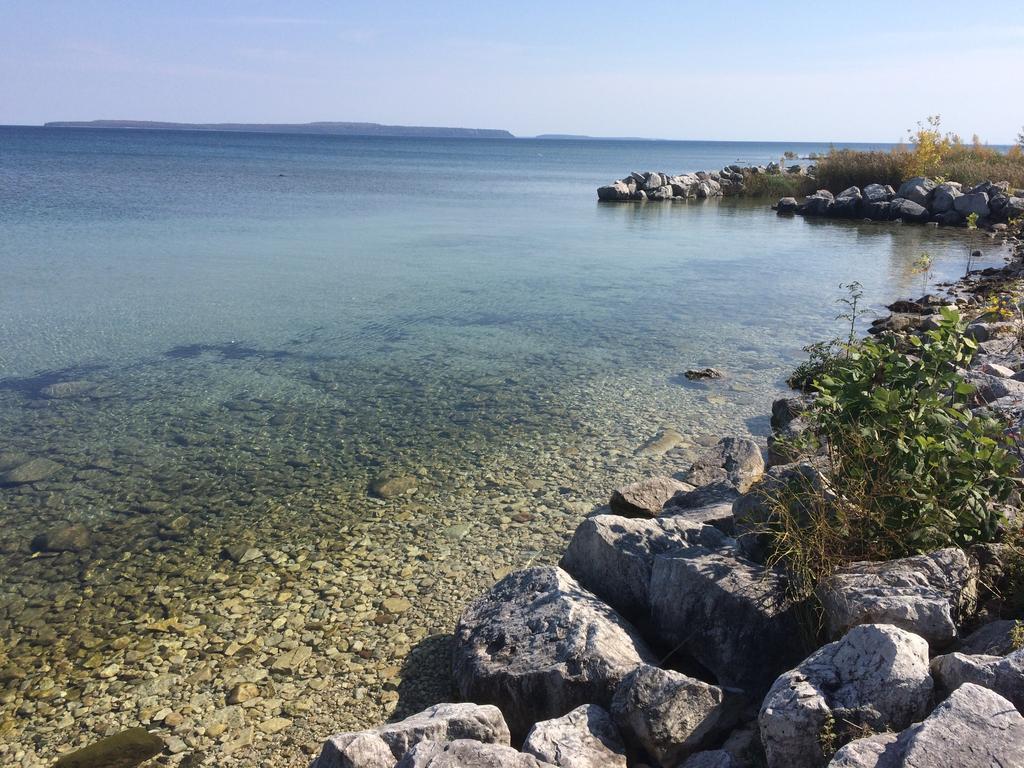 Baymont By Wyndham St. Ignace Lakefront Eksteriør bilde