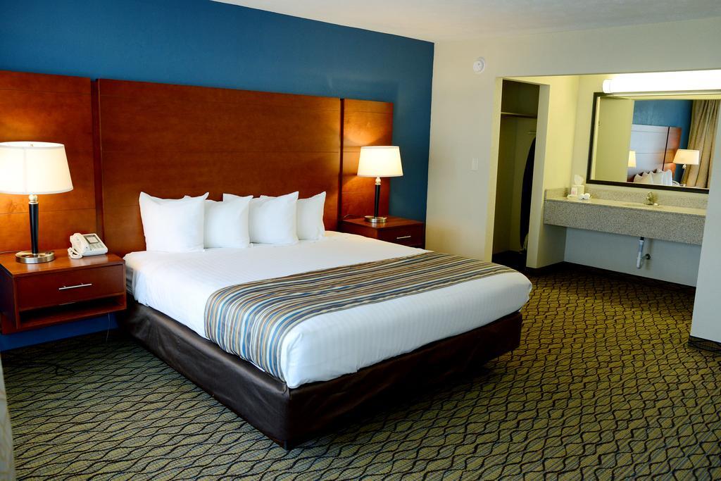 Baymont By Wyndham St. Ignace Lakefront Rom bilde